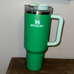 40oz Stanley Cup Green and Light Blue